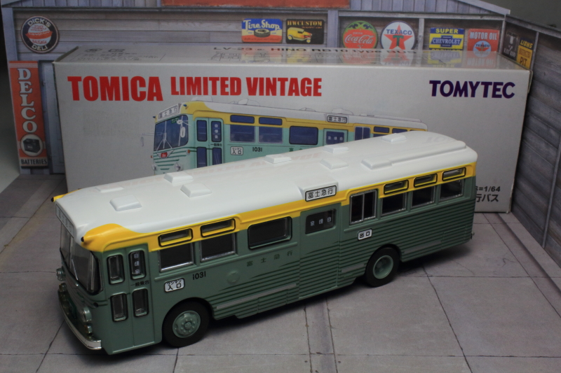 トミカリミテッドヴィンテージ　日野RB10型バス　富士急行バス　LV-23e　1/64
